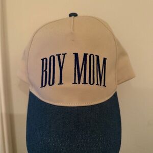 BOY MOM Cap in Beige and Navy